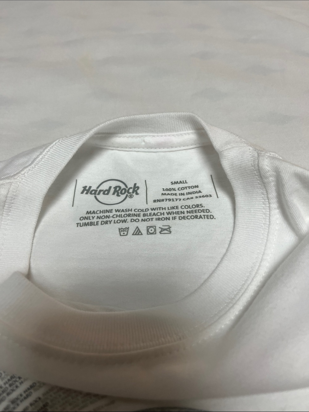 Hard Rock Cafe White Tee with Silver Logo - Prague NWT - Picture 4 of 5
